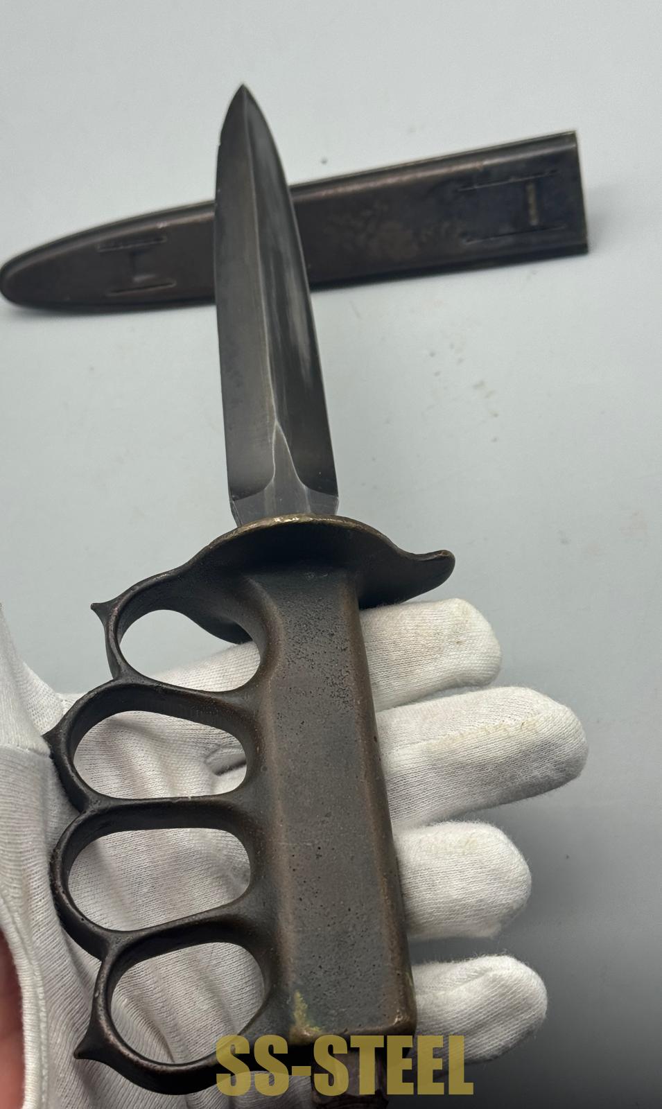 Beautiful US 1918 Knuckle Knife - Image 16